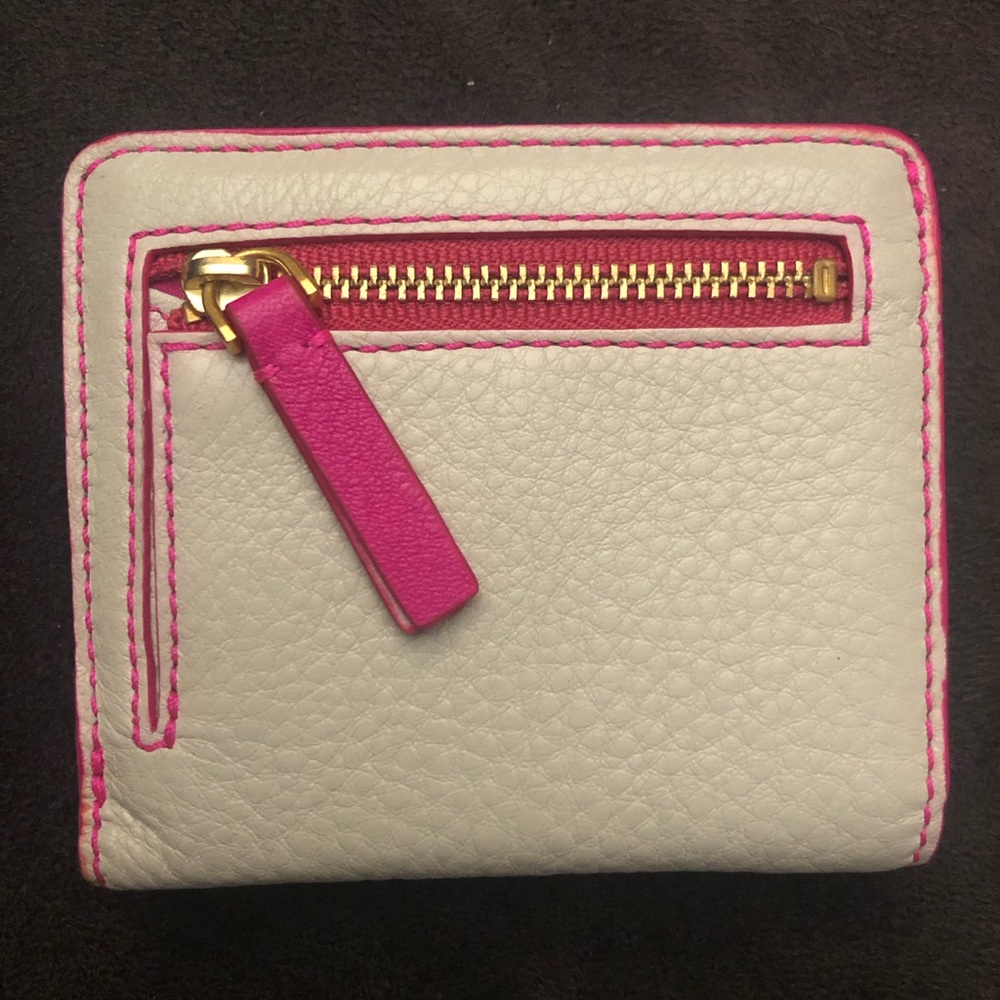 Marc By Marc Jacobs Sophisticato Emi Small Leather Wallet in Pop Pink - Picture 2 of 3